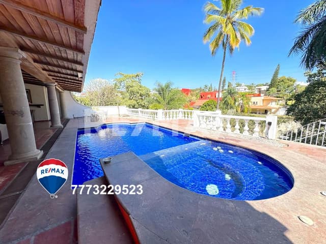 Venta de casa en fraccionamiento con vigilancia, Palmira Cuernavaca...Clave 4681