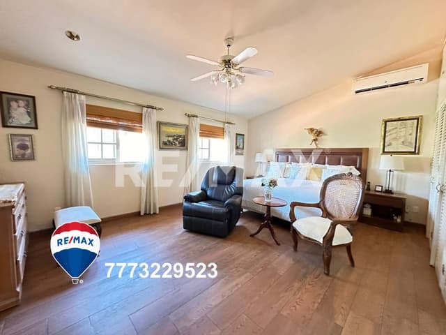 Venta de casa en fraccionamiento con vigilancia, Palmira Cuernavaca...Clave 4681