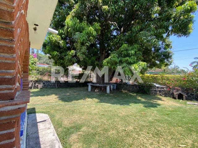 VENTA DE CASA EN FRACCIONAMIENTO COLINAS DE OAXTEPEC, MORELOS