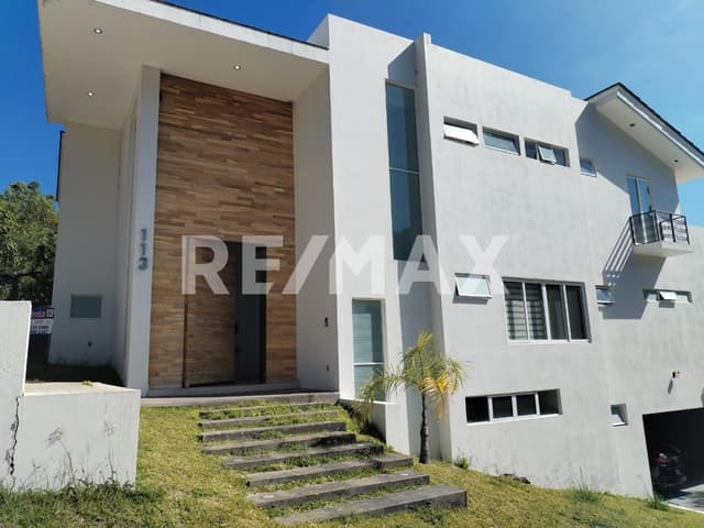 CASA EN VENTA EN LAS CAÑADAS COUNTRY CLUB ZAPOPAN