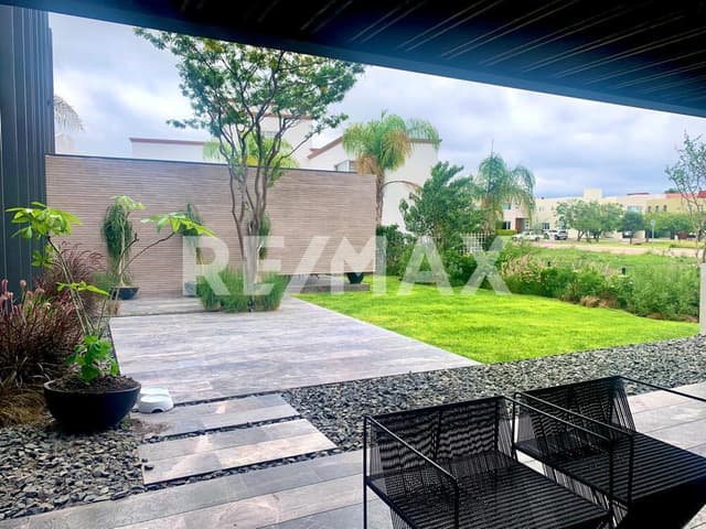 CASA EN VENTA EL CAMPANARIO 