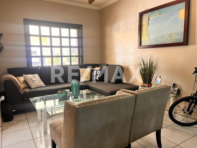 CASA EN RENTA REAL DEL SOL