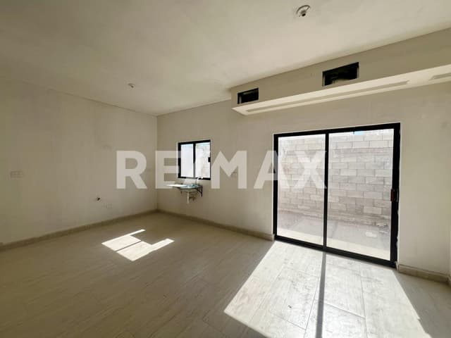 CASA EN VENTA EN OSCAR FLORES TAPIA