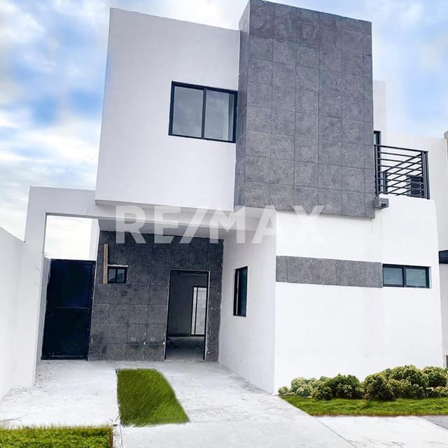 CASA EN VENTA EN OSCAR FLORES TAPIA