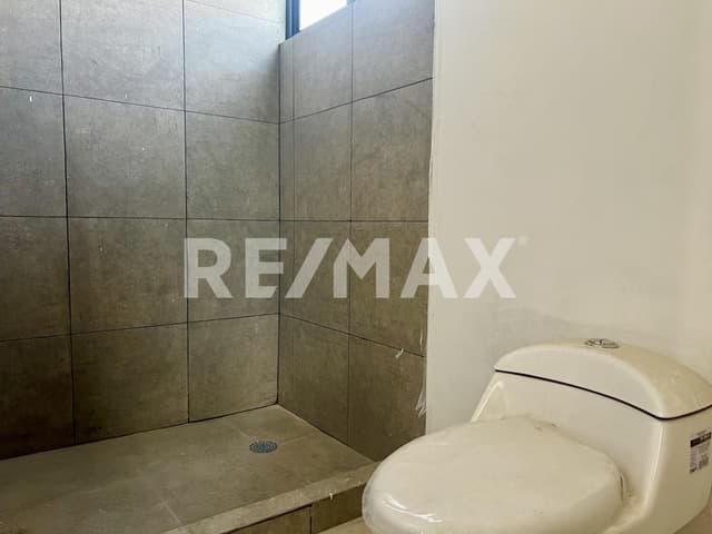 CASA EN VENTA EN OSCAR FLORES TAPIA