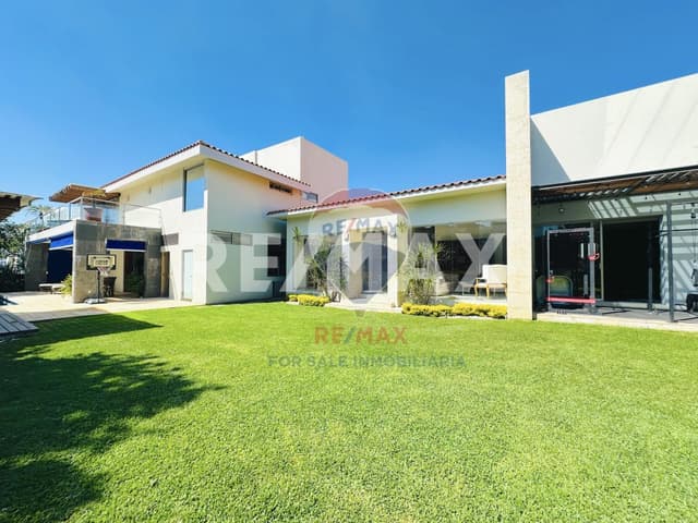 Venta de residencia en Paraíso Country Club, Emiliano, Zapata Morelos...Clave 4714