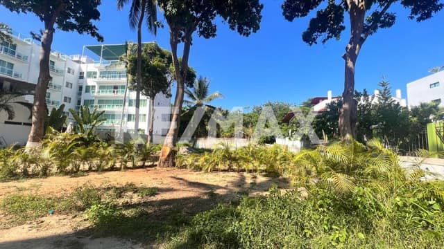 TERRENO EN ZONA DIAMANTE ACAPULCO DENTRO DE UN FRACCIONAMIENTO IDEAL PARA DESARROLLO HABITACIONAL