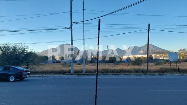 Venta terreno 1,088.585m2 en Av. Colosio y Av. Lincoln, Monterrey Nuevo León, México. 