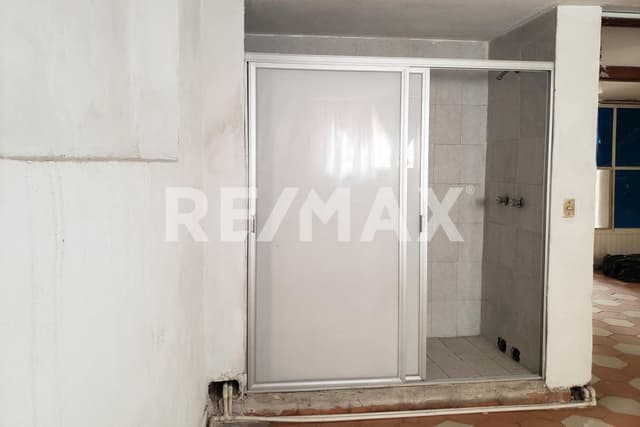 Local - Comercial en Renta - 5