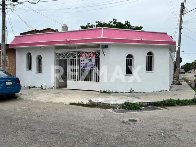Casa de una planta en esquina en Col. Bojórquez, dentro de la Ciudad.