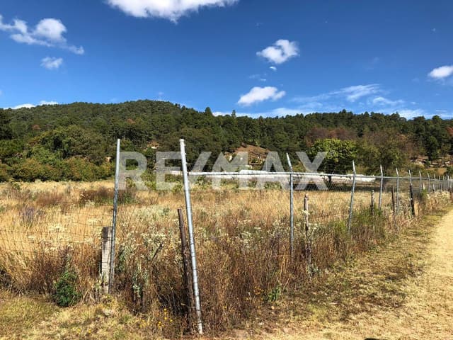 TERRENO PLANO EN VENTA USO DE SUELO MIXTO VALLE DE BRAVO CTV240207-MN