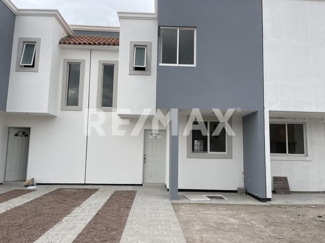 Casas en venta salida a Mazatlán Fraccionamiento Semi Privado