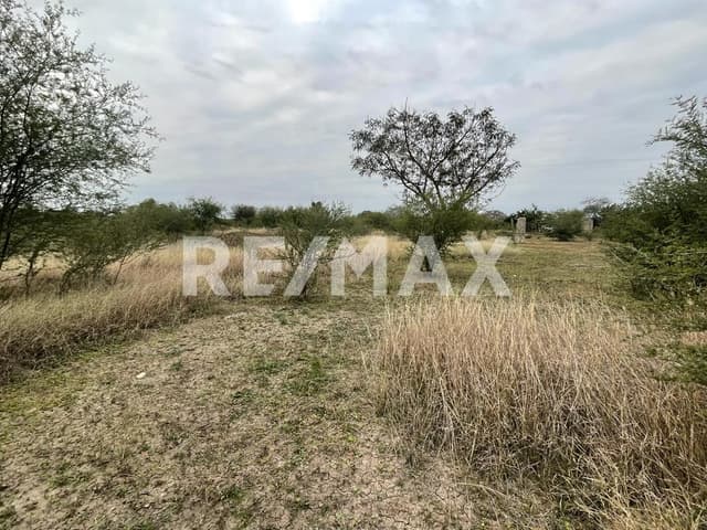 Terreno campestre en venta en Cadereyta sobre carretera Pueblo Nuevo