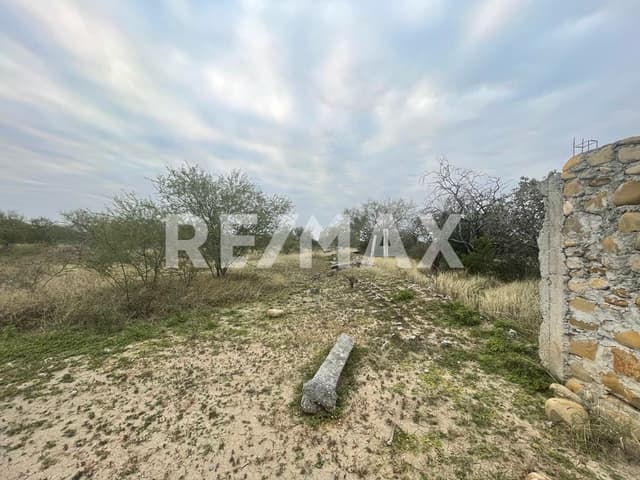 Terreno campestre en venta en Cadereyta sobre carretera Pueblo Nuevo