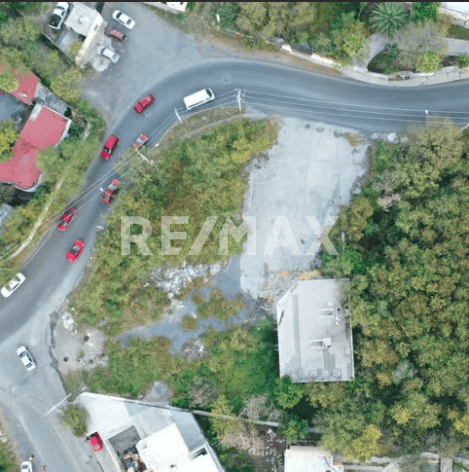 Terreno comercial con construcción en Guadalupe Nuevo León