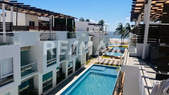 CASA EN VENTA CON FRENTE AL MAR EN ACAPULCO EN LA PLAYA DE PIE DE LA CUESTA EN ACAPULCO