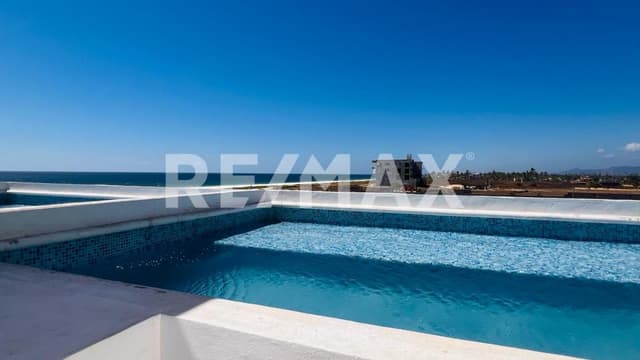 CASA EN VENTA CON FRENTE AL MAR EN ACAPULCO EN LA PLAYA DE PIE DE LA CUESTA EN ACAPULCO