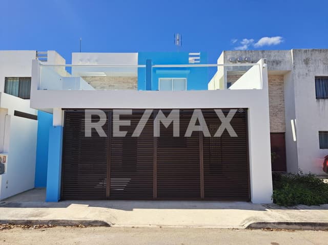 Venta casa con 4 recámaras y paneles solares en Las Américas II, Mérida Yucatán
