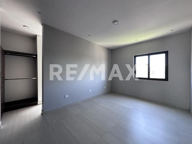 CASA EN VENTA EN LAS VILLAS