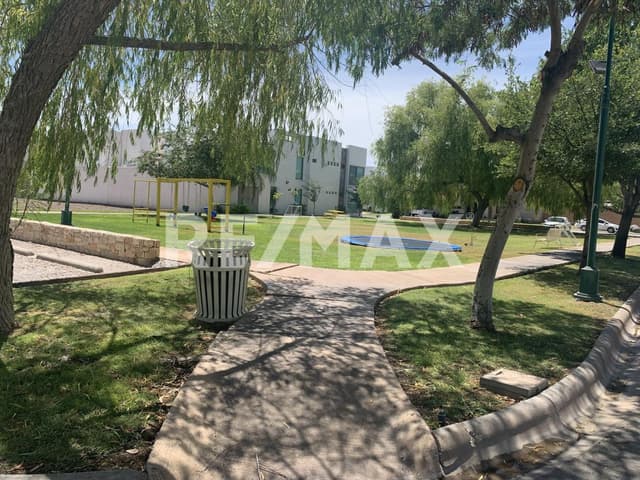 TERRENO EN VENTA EN LAS VILLAS