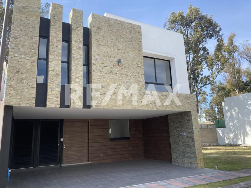 Casa en Venta en Arboreto, muy cerca de Plaza San Diego.