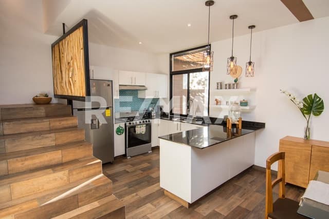 Villa en RENTA con 3 recámaras (1 en Planta baja) con Alberca