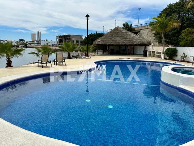 CONDOMINIO EN VENTA EN VISTAS DE LA MARINA