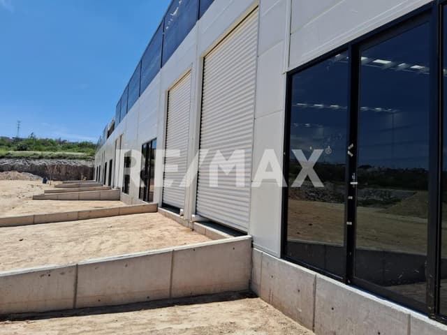 BODEGAS  INDUSTRIALES EN PREVENTA CARRTERA 57 QUERETARO IBV240229-IL 