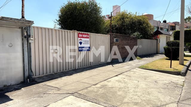 Venta Casa un `piso para Remodelar Cto. Novelistas