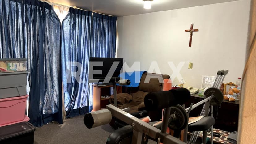 Venta Casa un `piso para Remodelar Cto. Novelistas