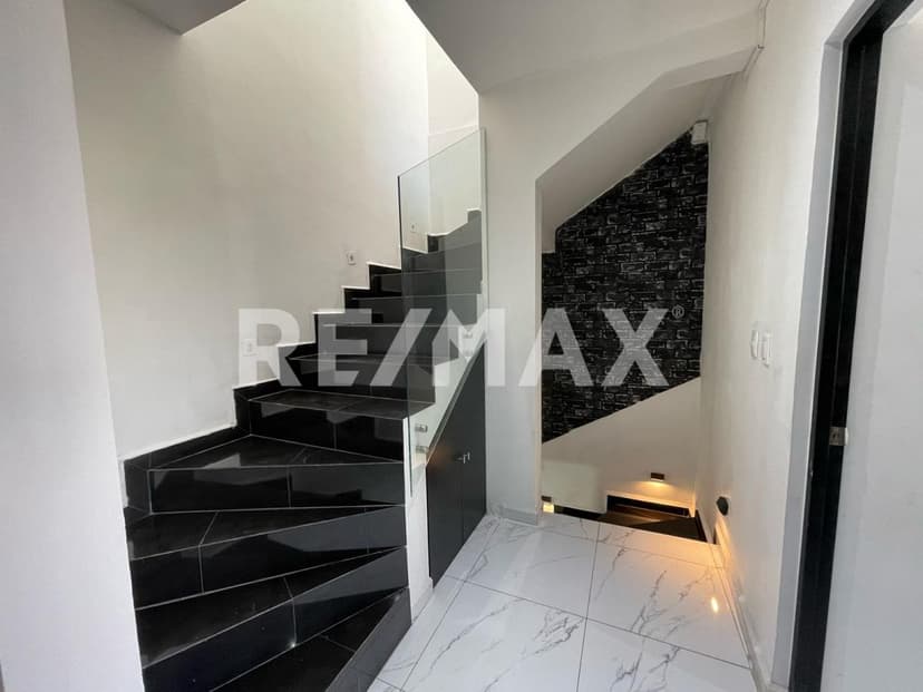 VENTA CASA  CUMBRES ANDARA