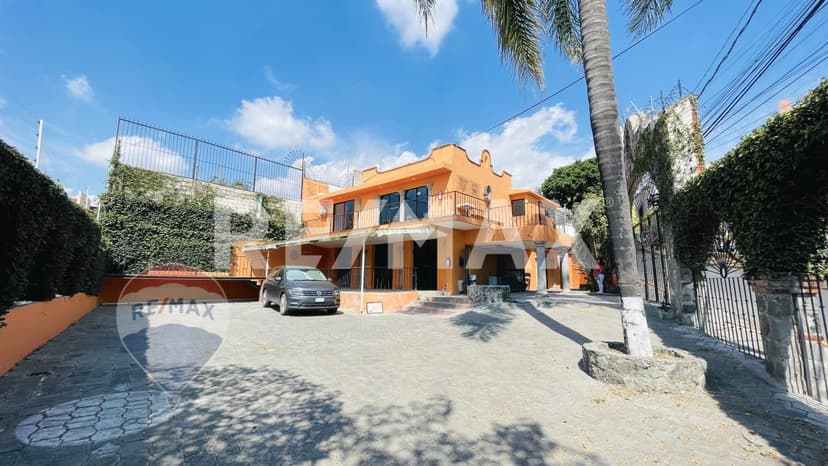 Venta de propiedad con uso de suelo comercial en Cuernavaca...Clave 4788