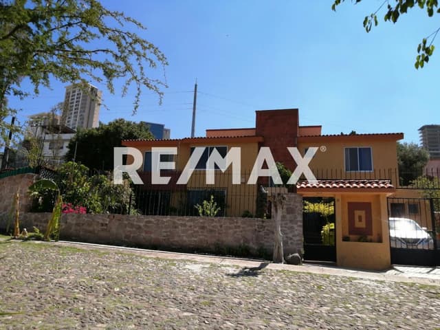 CASA EN VENTA EN ARBOLEDAS 