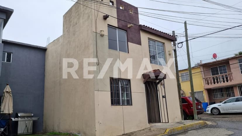 CASA EN VENTA BAJA MAQ