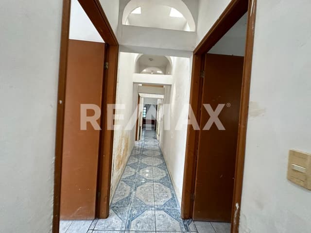 CASA Y LOCAL COMERCIAL EN VENTA