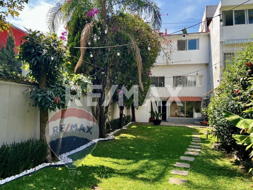 Venta de casa 3 niveles, Col. Las Palmas, Cuernavaca, Morelos...Clave 4796