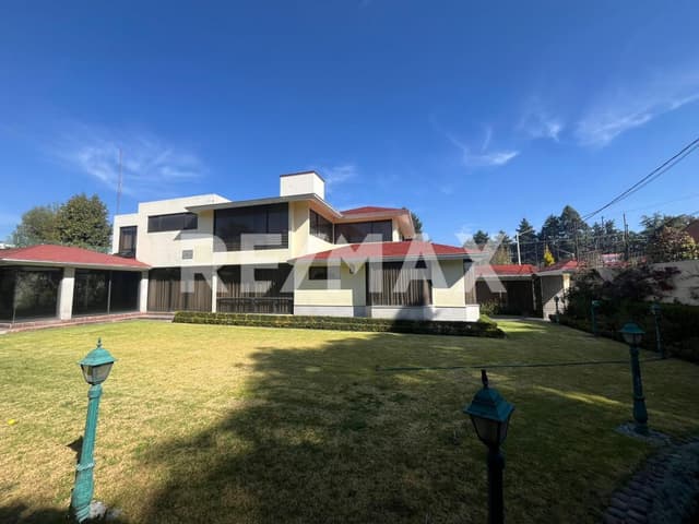 CASA 608m2 / 3R / 4.5B / 6A / JARDIN 370m2