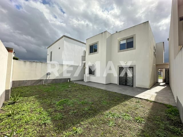 Se vende casa Privada Palma Real
