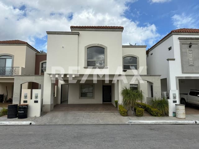 Se vende casa Privada Palma Real