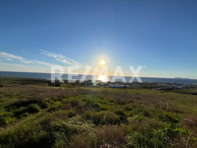 Terreno en venta  al Sur  de Rosarito, con Vista al  Mar en una esquina.