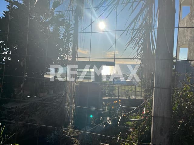 Terreno en venta  al Sur  de Rosarito, con Vista al  Mar en una esquina.