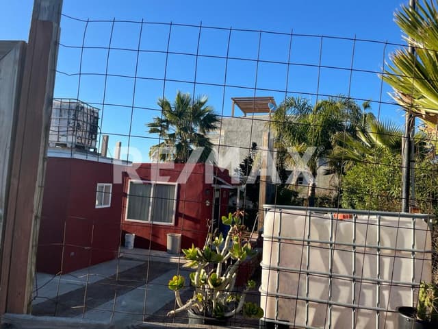 Terreno en venta  al Sur  de Rosarito, con Vista al  Mar en una esquina.