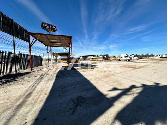 SE RENTA TERRENO COMERCIAL