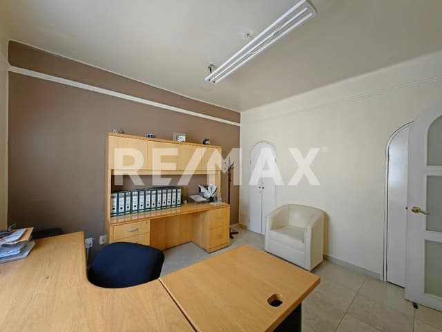 CASA 281m2 / 5R / 4B