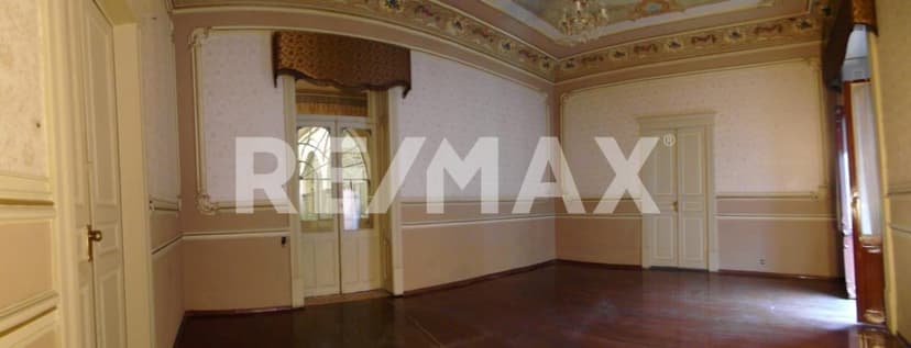 Gallery main