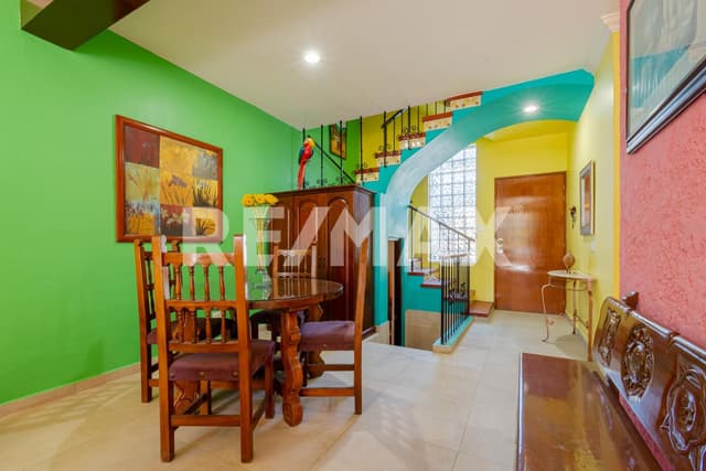 Presentamos una impresionante casa de 3 plantas en la exclusiva zona de Cerritos de Mazatlán