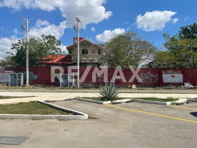 TERRENO EN CHENKÚ,FRENTE A AVENIDA CON  SALIDA A PERIFÉRICODE MÉRIDA