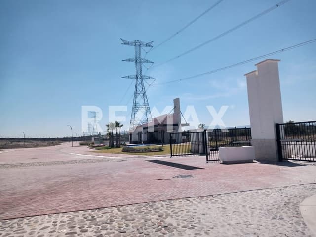 Terreno en condominio Altea en Ciudad Maderas Corregidora