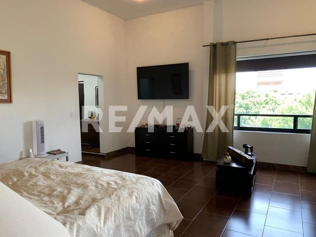 CASA EN VENTA EN COLINAS DEL BOSQUE QUERETARO RCV240405-DE