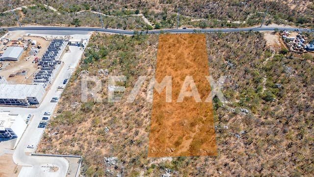 HUGE LAND FOR SALE NEAR DIAMANTE GOLF COURSE DEVELOPMENT - ENORME TERRENO EN VENTA CERCA DEL DESARROLLO DEL CAMPO DE GOLF DIAMANTE LOS CABOS